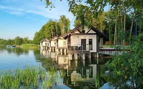 Ośrodek Szkoleniowo-Wypoczynkowy Bernardynka domki na wodzie